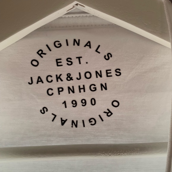 Jack and Jones t shirt for men, size Large. - Picture 2 of 3